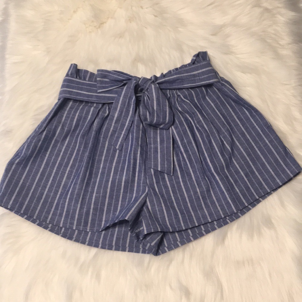 Love Tree Chambray Stripe Tie Waist Shorts - Picture 2 of 8